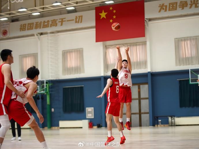  對抗訓練繼續(xù)！中國男籃最新訓練圖集新鮮出爐