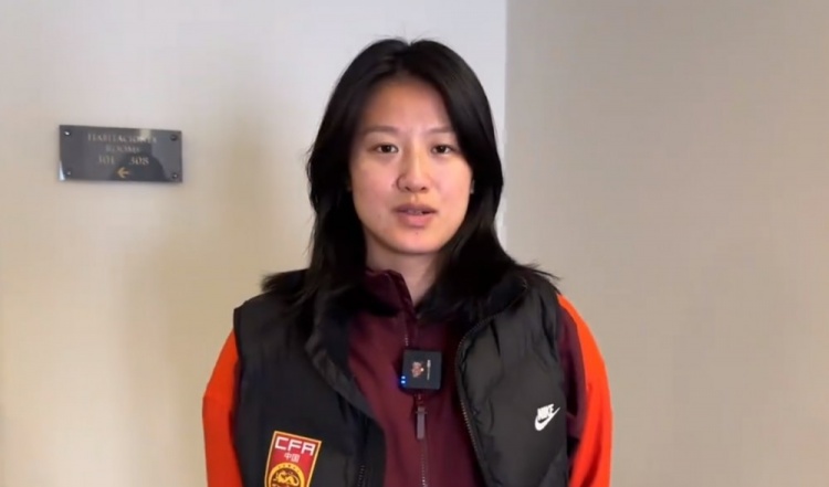  汪琳琳：范迪克是我的偶像和目標(biāo)，希望變成他那樣全面的中后衛(wèi)