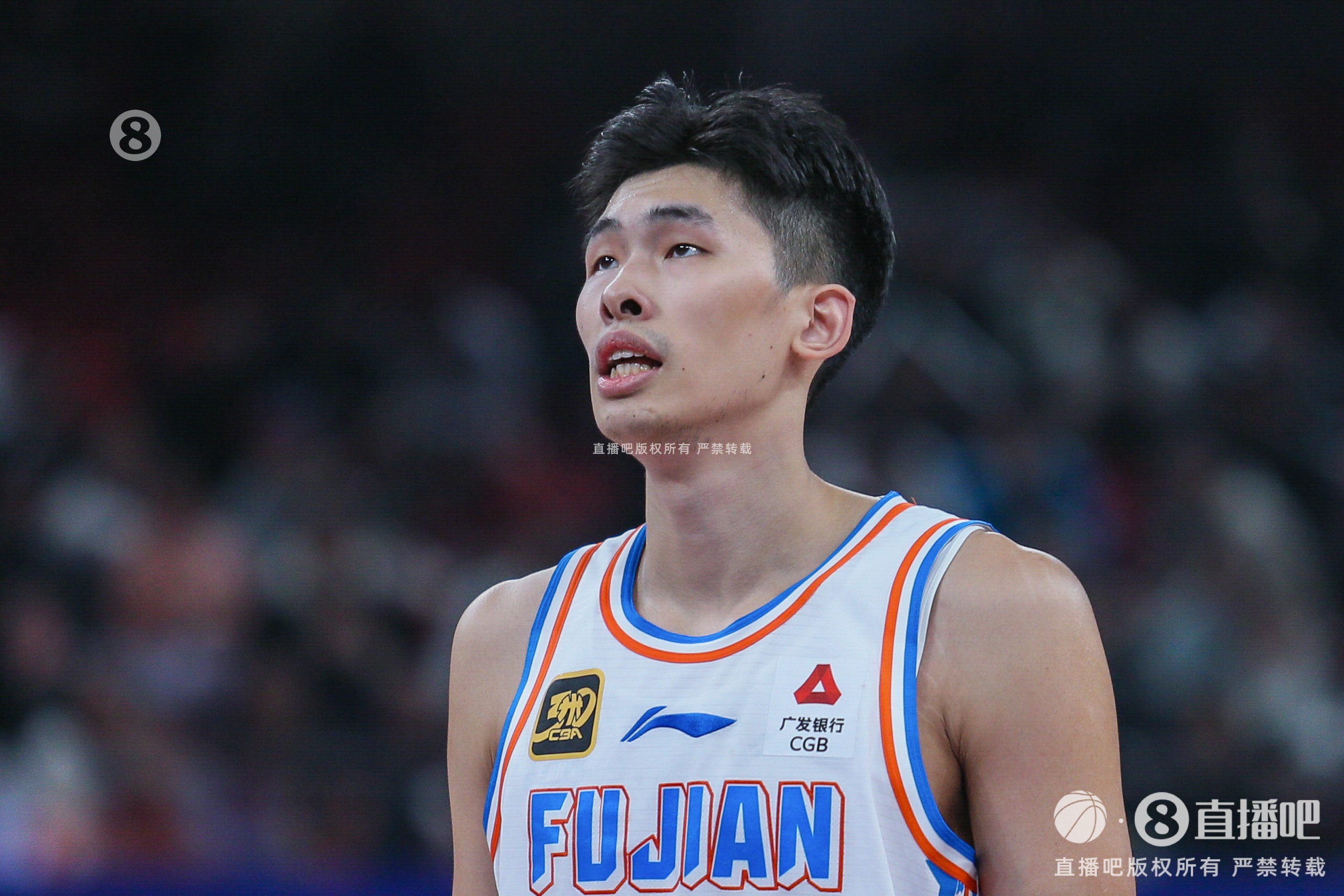  厲害！鄒陽出戰(zhàn)42分鐘 13投6中攬下17分19板3斷3帽