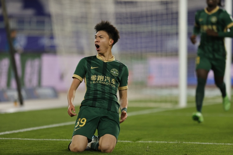  津媒：王鈺棟等多名小將嶄露頭角，必然能推動更多年輕球員登場